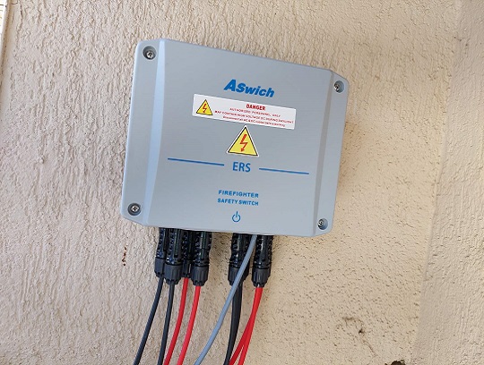 Installation von Aswich PV Solar Firefighter Safety Switches in Ungarn 2022